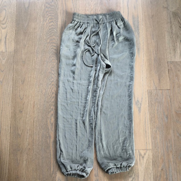 Zara Pants - NWOT Zara army green elastic waist pants Small